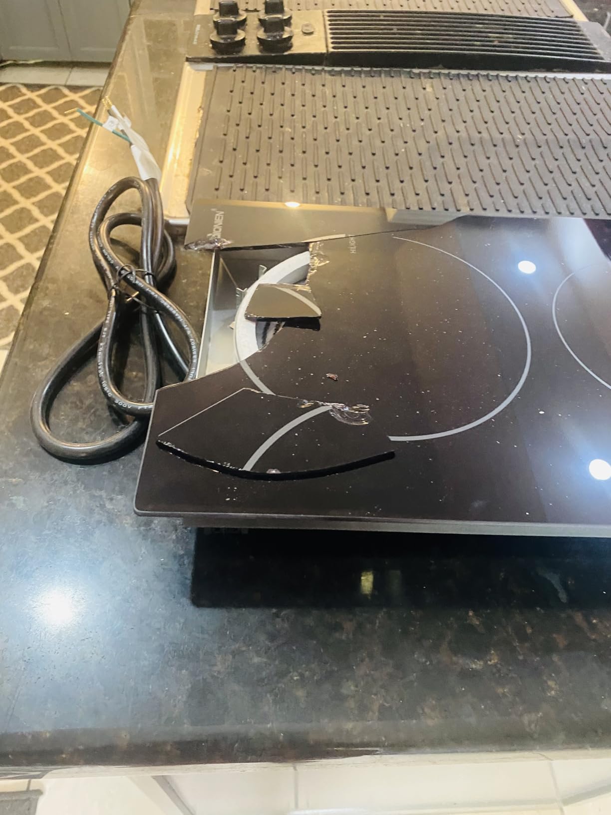 Electric Cooktop 30 Inch 220V~240V, Drop-in Ceramic Stove Burner,4 Burners Black Glass Cooktop with Flexible Ring,7200W Built in Electric Stove,Touch Control customer photo 1