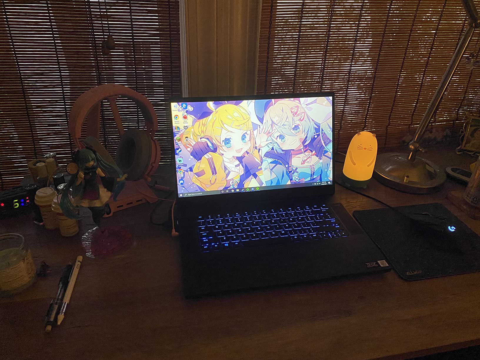 Razer Blade 15 Base Gaming Laptop 2020: Intel Core i7-10750H 6-Core, NVIDIA GeForce GTX 1660 Ti, 15.6