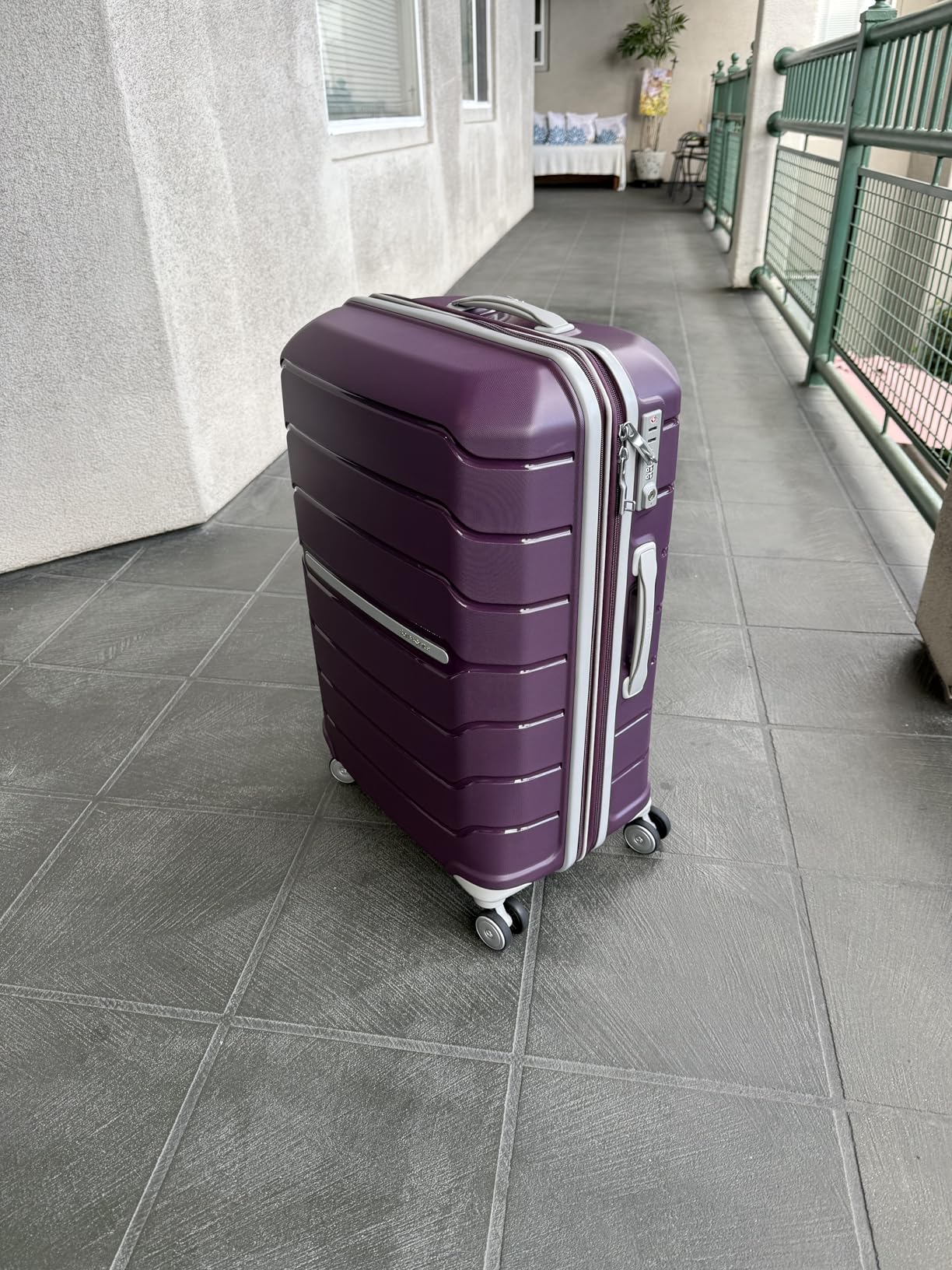 Freeform 2-Piece Luggage Set - Carry-On & Large Checked Luggage with Dual Spinner Wheels - Durable Polypropylene Hardshell - TSA Lock, Airline-Approved - Expandable Hard Shell - Navy customer photo 2