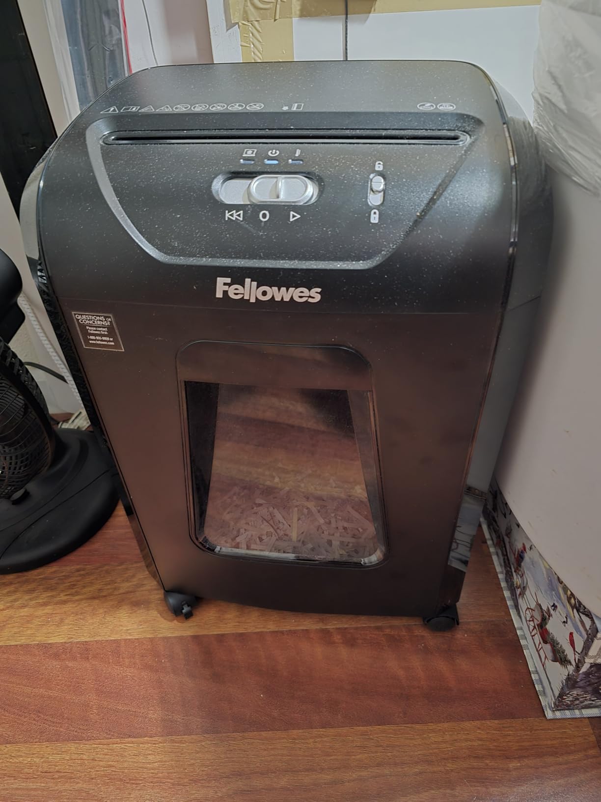 Fellowes Powershred 12 Sheet Cross-Cut Paper Home Office Paper Shredder customer photo 2