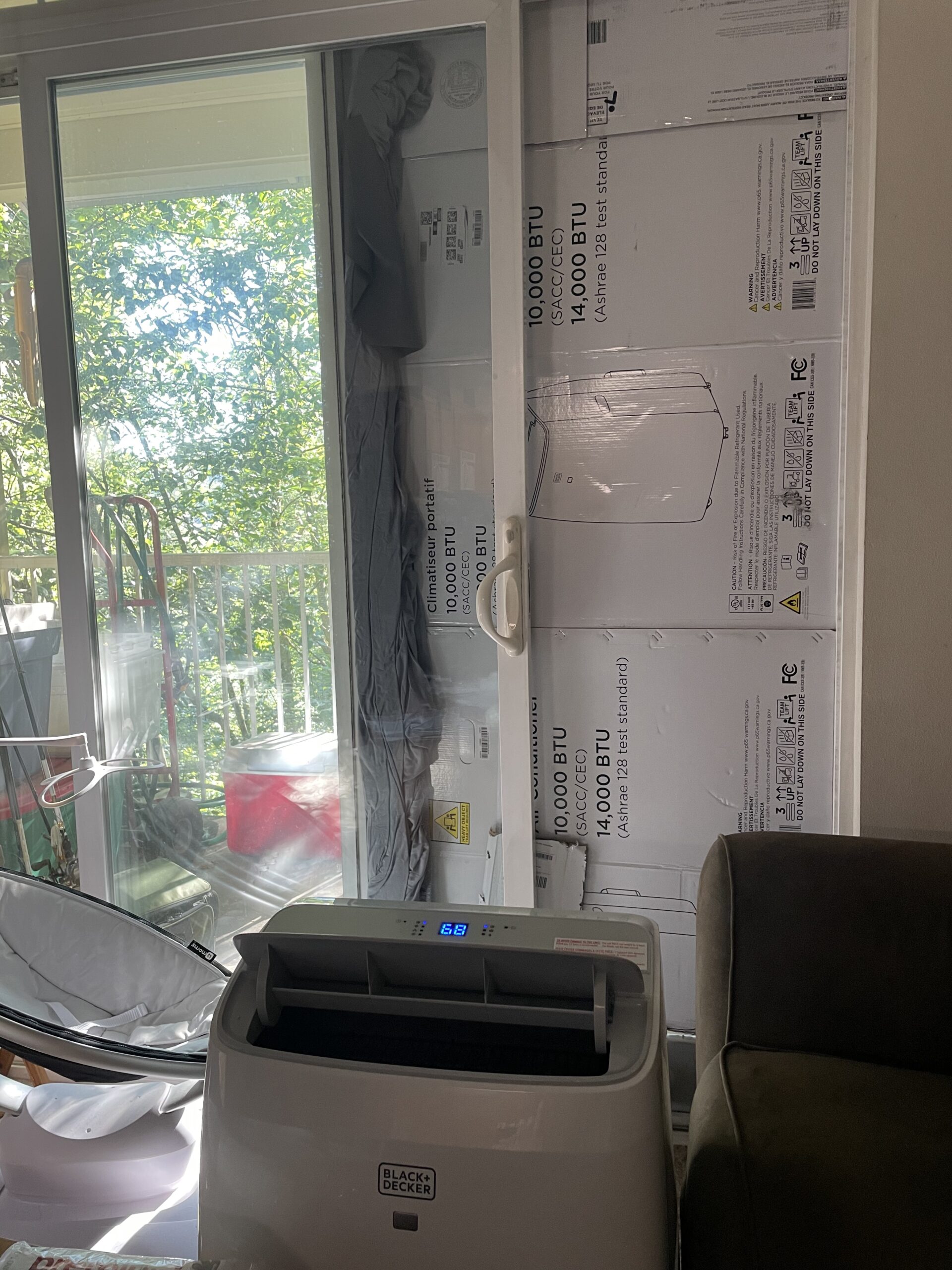 BLACK+DECKER Portable Air Conditioner, 14,000 BTU for Rooms Up To 700 Sq. Ft., Portable AC with Follow Me Remote Control & Window Kit, BPT10WTB, White customer photo 2
