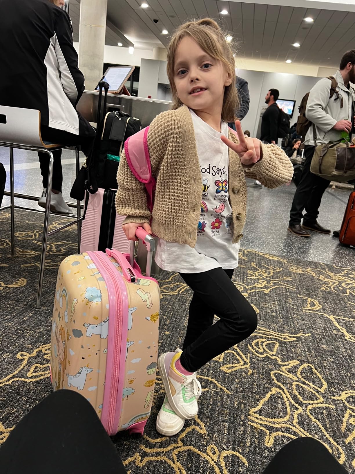 HONEY JOY Kids Luggage, 12'' Toddler Backpack & 18'' Travel Suitcase with Wheels, Lightweight Toddler Suitcase, Durable ABS Hardshell, 2Pcs Carry On Luggage Set for Boys Girls, Blue Astronaut customer photo 2
