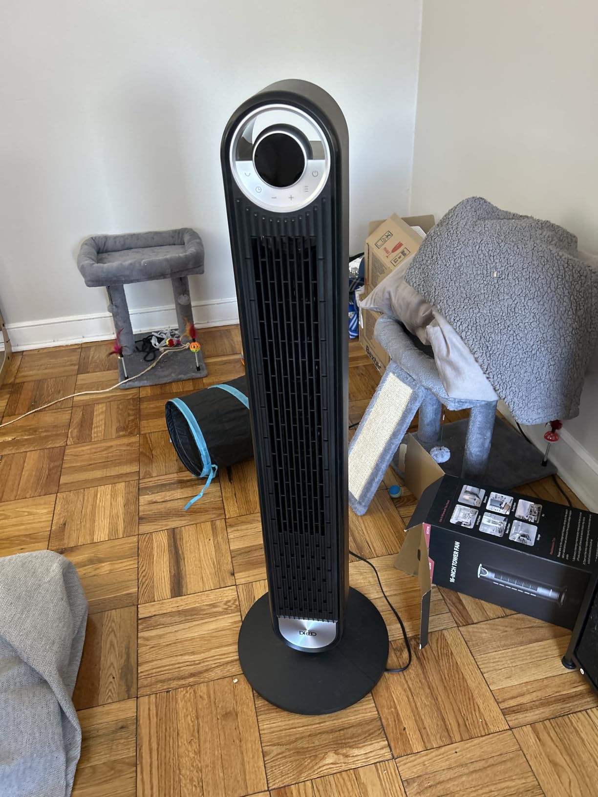 DREO Tower Fan for Bedroom, Upgraded DC 9 Speeds 20dB Ultra-Quiet Floor Fan, 90° Oscillating Fans with 28ft/s Velocity, 12H Timer, Standing Fan, Bladeless Fan Powerful for Home, Black customer photo 1