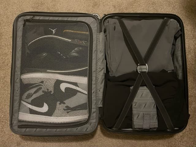 Centric 2 Hardside Expandable Luggage with Spinner Wheels, Silver, 2-Piece Set (20/24) customer photo 2