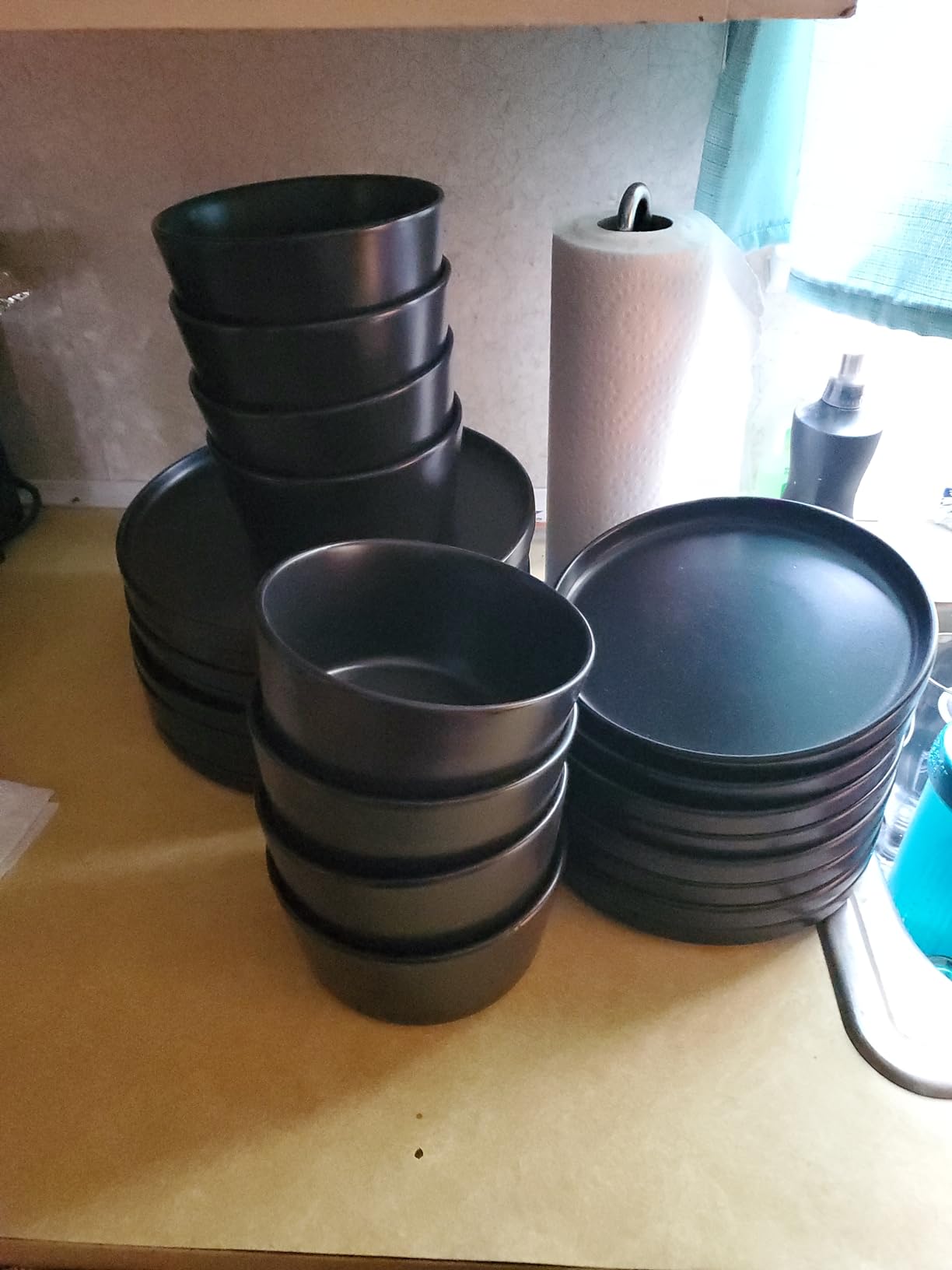 Gibson Soho Lounge Sofia Coupe Stoneware Dinnerware Set, Service for 4 (12pcs), Matte Blue customer photo 1