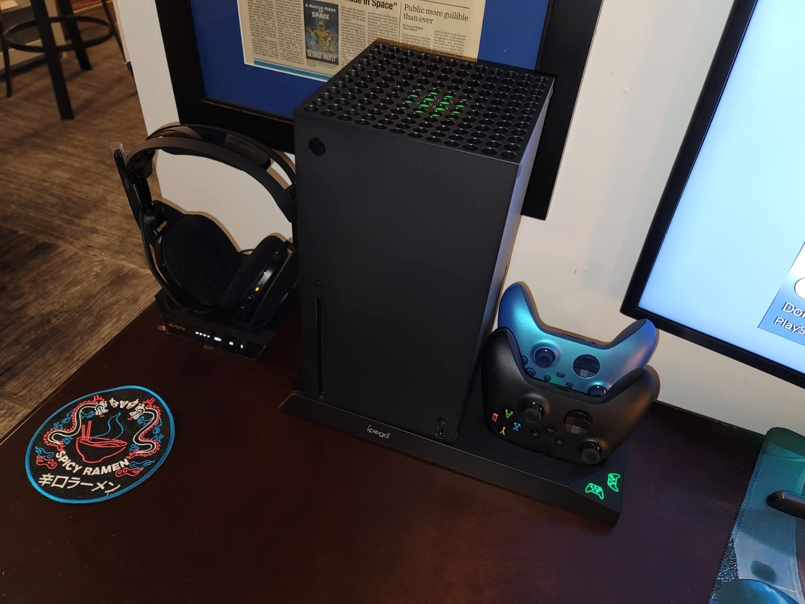 YUANHOT Vertical Cooling Stand Charging Station for Xbox Series X Console & Controller, Fan Cooling System for Xbox Series X Accessories with 1400mAh Rechargeable Battery, Headset Holder, Disc Storage customer photo 2