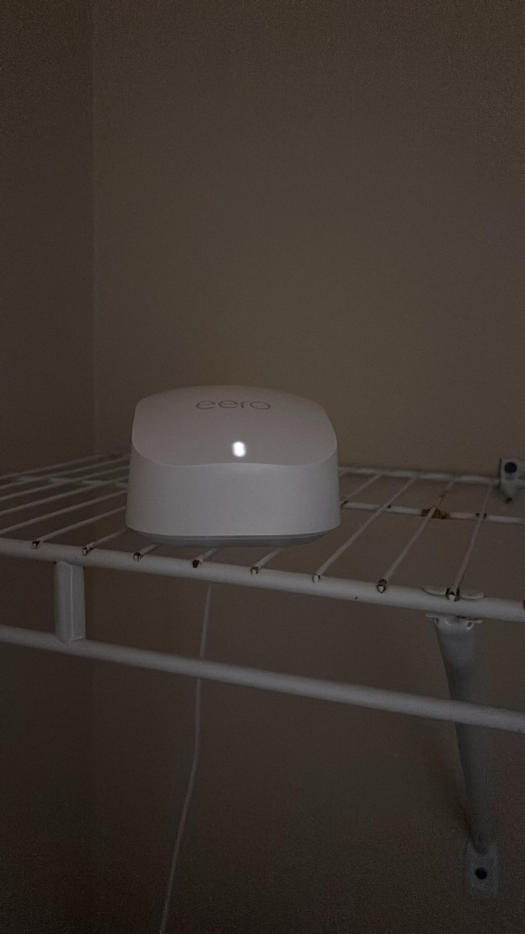 Amazon eero 6+ mesh wifi router - Supports internet plans up to a Gigabit, Coverage up to 1,500 sq. ft., Connect 75+ devices, 1-pack customer photo 1