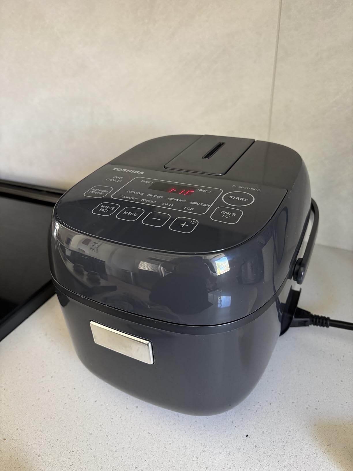 Toshiba Mini Rice Cooker, 3 Cups Uncooked Small Rice Cooker, Steamer & Warmer, With Fuzzy Logic And One-Touch Cooking, 24 Hour Delay Timer And Auto Keep Warm Feature, White customer photo 1
