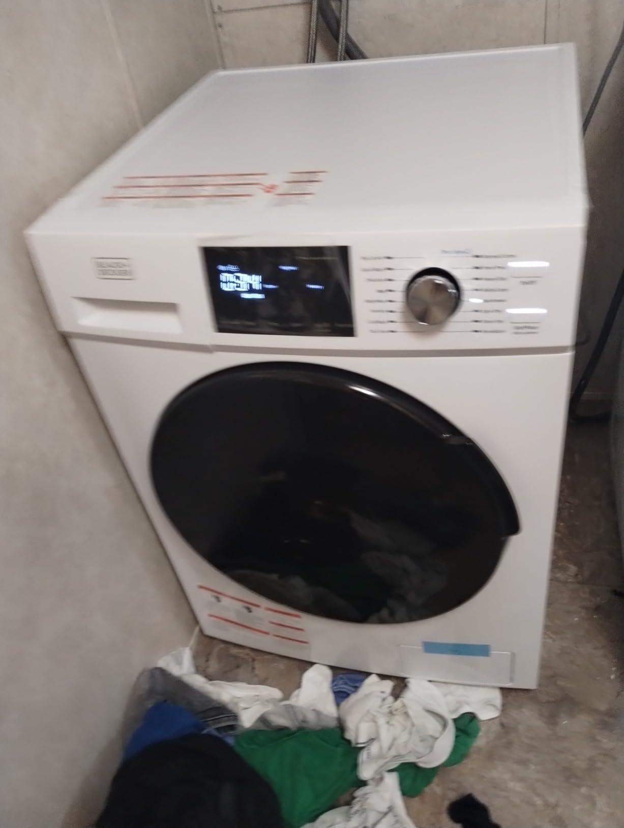 BLACK+DECKER Front Load Washer, 2.7 Cu. Ft. Compact Washing Machine with LED Display & 16 Cycles customer photo 2