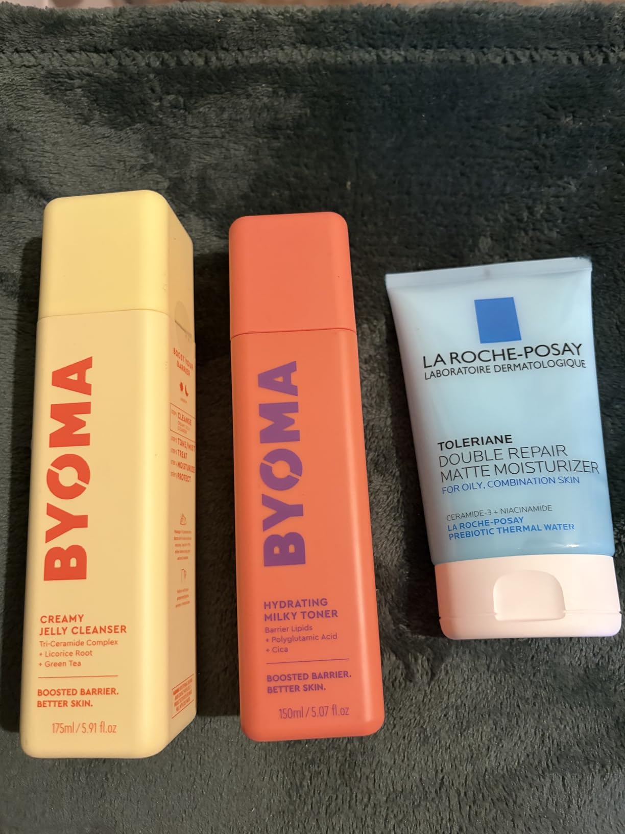 La Roche-Posay Toleriane Double Repair Matte Face Moisturizer, Daily Moisturizer For Oily Skin With Ceramide And Niacinamide For All Skin Tones, Oil Free, Non-Comedogenic, Available with SPF 30 customer photo 1
