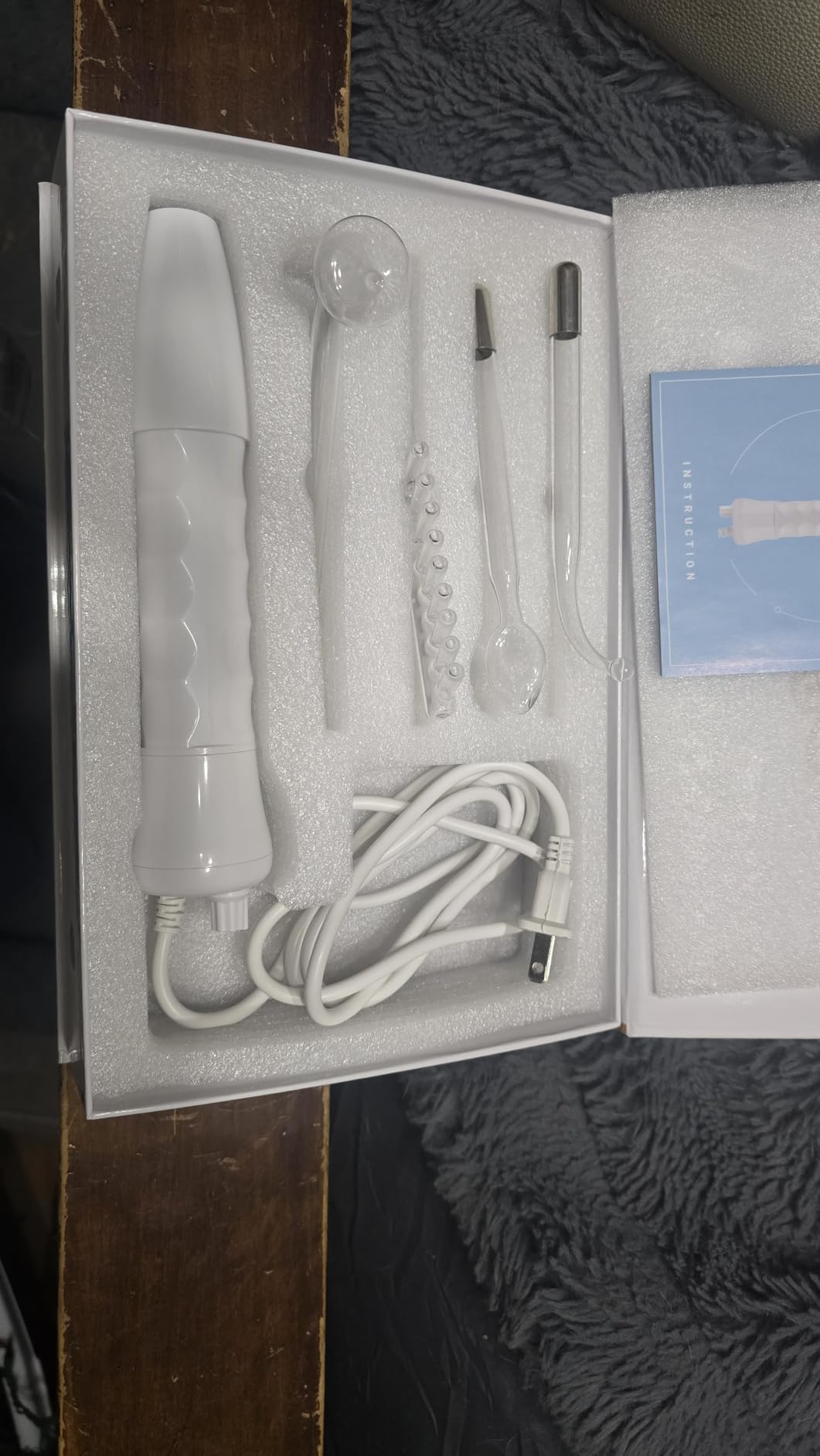 High Frequency Facial Wand - Uaike 4 in 1 Violet Portable Handheld High Frequency Facial Machine - at Home Face Skin Wand Device with 4 Pcs Purple Glass Tubes customer photo 1