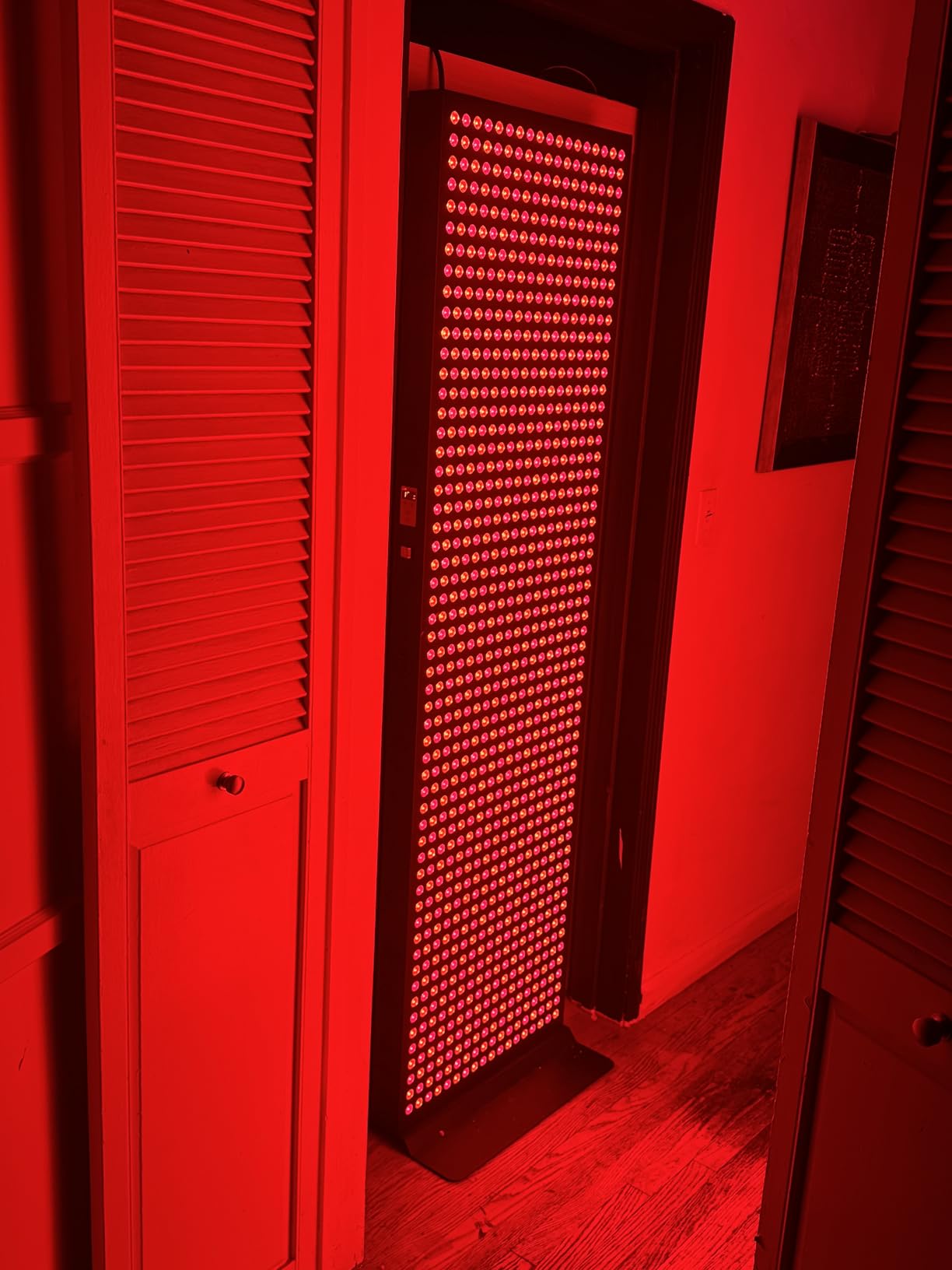 Red Light Therapy Device for Full Body, 630nm, 660nm, 810nm & 850nm, Near Infrared Dual-Chip Clinical Grade LED Panel for Smooth Skin, Weight & Pain Management and Overall Wellness (1000-Watt 200-LED) customer photo 1