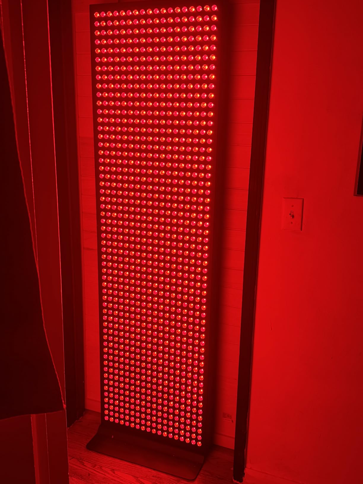 Red Light Therapy Device for Full Body, 630nm, 660nm, 810nm & 850nm, Near Infrared Dual-Chip Clinical Grade LED Panel for Smooth Skin, Weight & Pain Management and Overall Wellness (1000-Watt 200-LED) customer photo 2