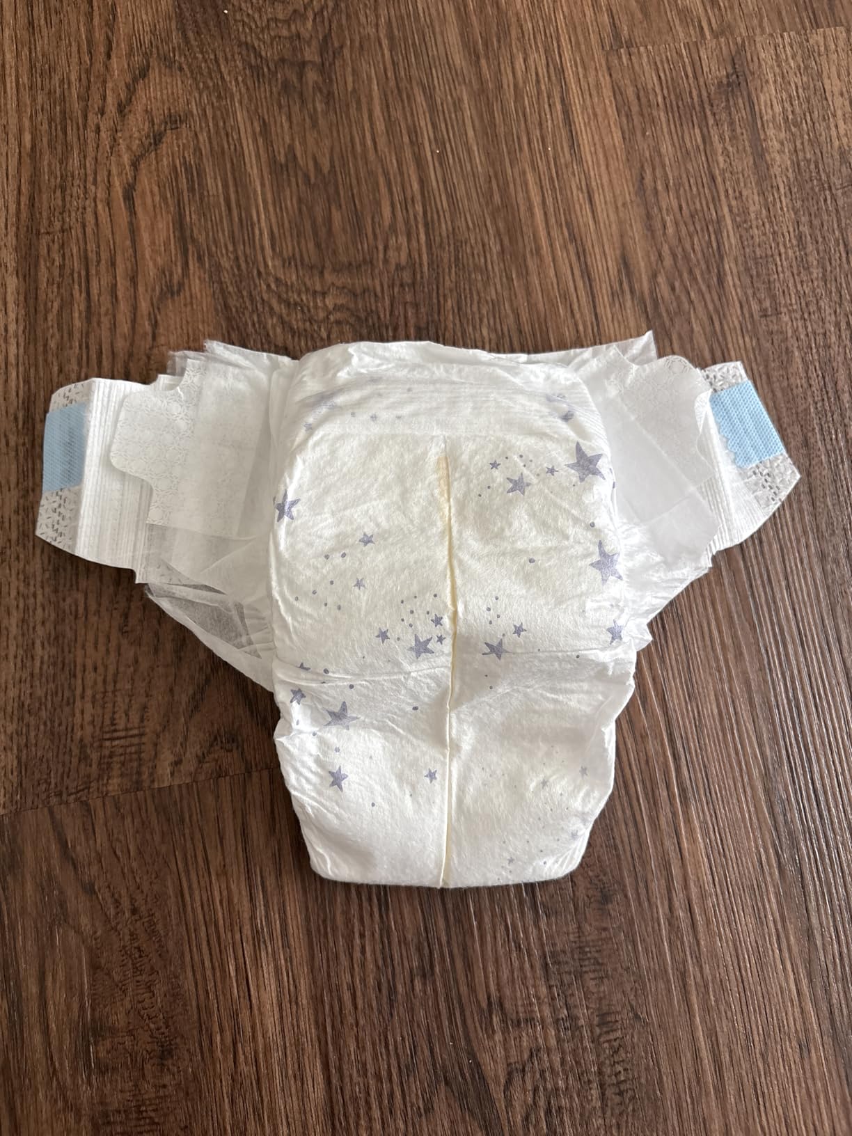 Amazon Brand - Mama Bear Overnight Baby Diapers with Leak Protection and Skin Protection, Fragrance-Free, Size 5, 62 Count, Maximum Absorbency customer photo 1