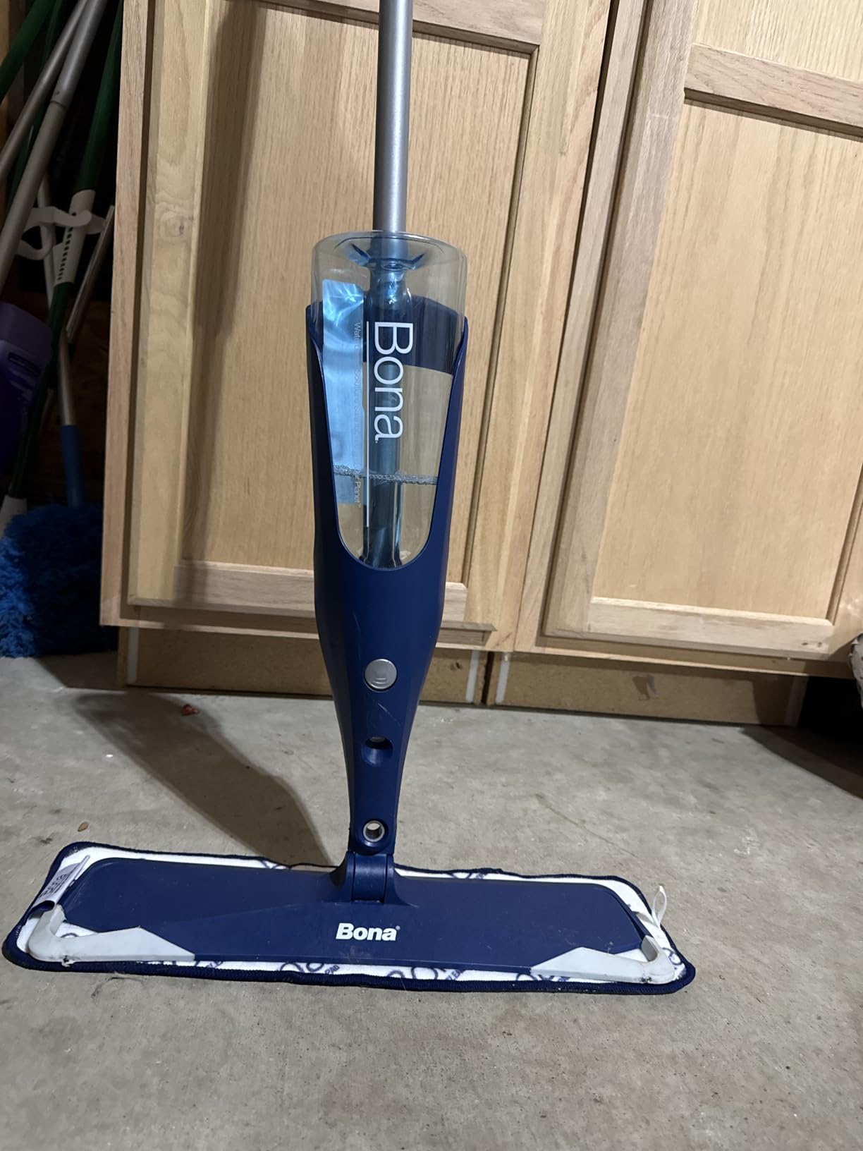Bona Hardwood Floor Premium Spray Mop - Includes Wood Floor Cleaning Concentrate and Machine Washable Microfiber Cleaning Pad - Dual Zone Cleaning Design for Faster Cleanup customer photo 1