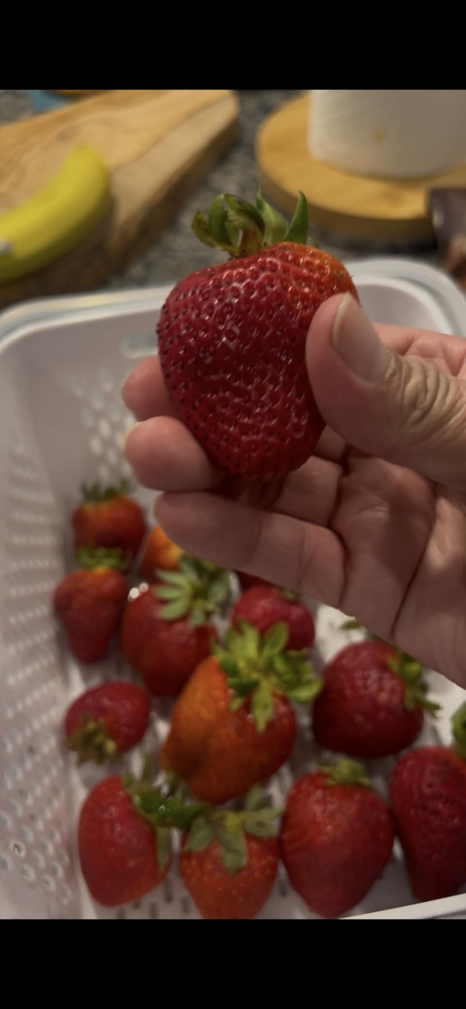 5 PCS Large Fruit Containers for Fridge - Leakproof Food Storage Containers with Removable Colander - Dishwasher & microwave safe Produce Containers Keep Fruits, Vegetables, Berry, Meat Fresh longer customer photo 2