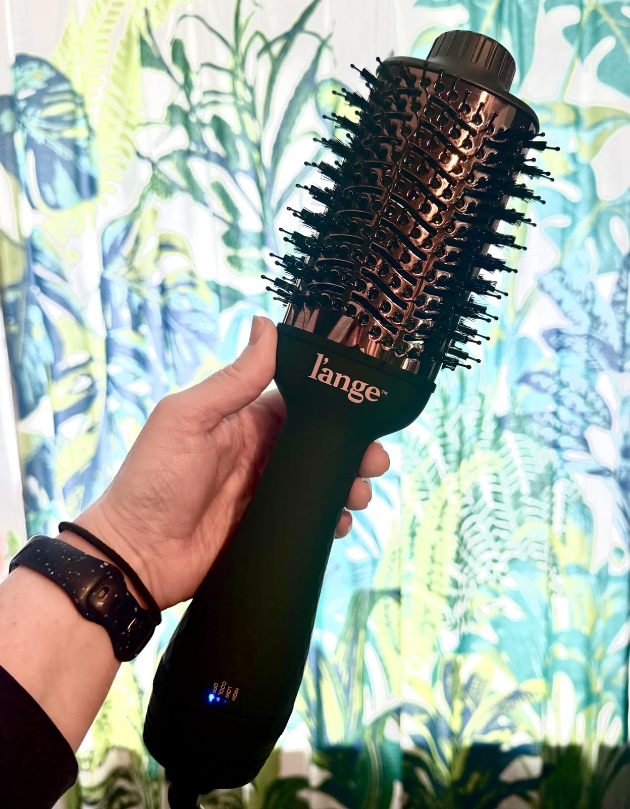 L'ANGE HAIR Le Volume 2-in-1 Titanium Blow Dryer Brush | Frizz Control Blowout Hair Dryer Brush For Drying And Straightening | Volumizing Hot Air Styler For All Hairstyles | Oval Barrel | Blush - 60mm customer photo 1