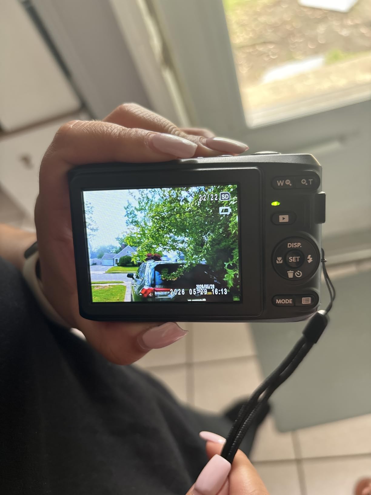 KODAK PIXPRO FZ45 Digital Camera, 16MP Point & Shoot with 4X Optical Zoom, 27mm Wide Angle, 2.7 Inch LCD, 1080p Video, White customer photo 2