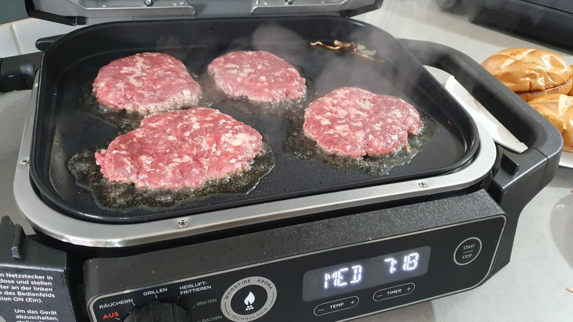 XSKGRDPLT Woodfire, Outdoor Flat Top Griddle Plate, Compatible with Ninja Woodfire Grills (OG700 series), Ceramic Coating, Insert, Black/Grey customer photo 1