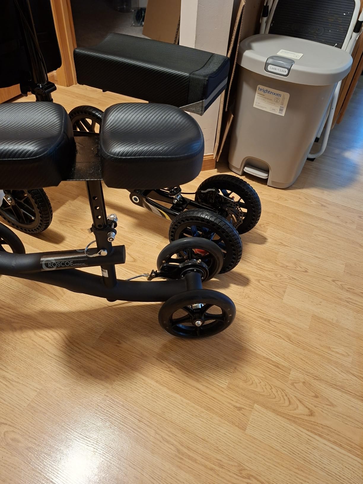 BlessReach Knee Scooter, All Terrain Foldable Knee Scooter Walker, Disc Brake Knee Walker for Foot Injuries Compact Crutches Alternative customer photo 2