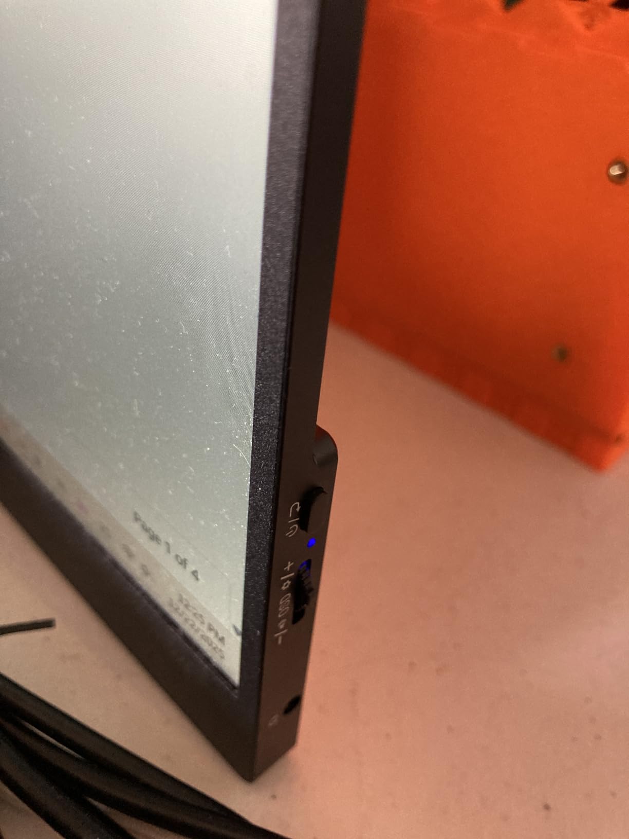 VILVA Portable Monitor 15.6'' 1080P FHD IPS Display USB-C HDMI with Cover and Speakers customer photo 2