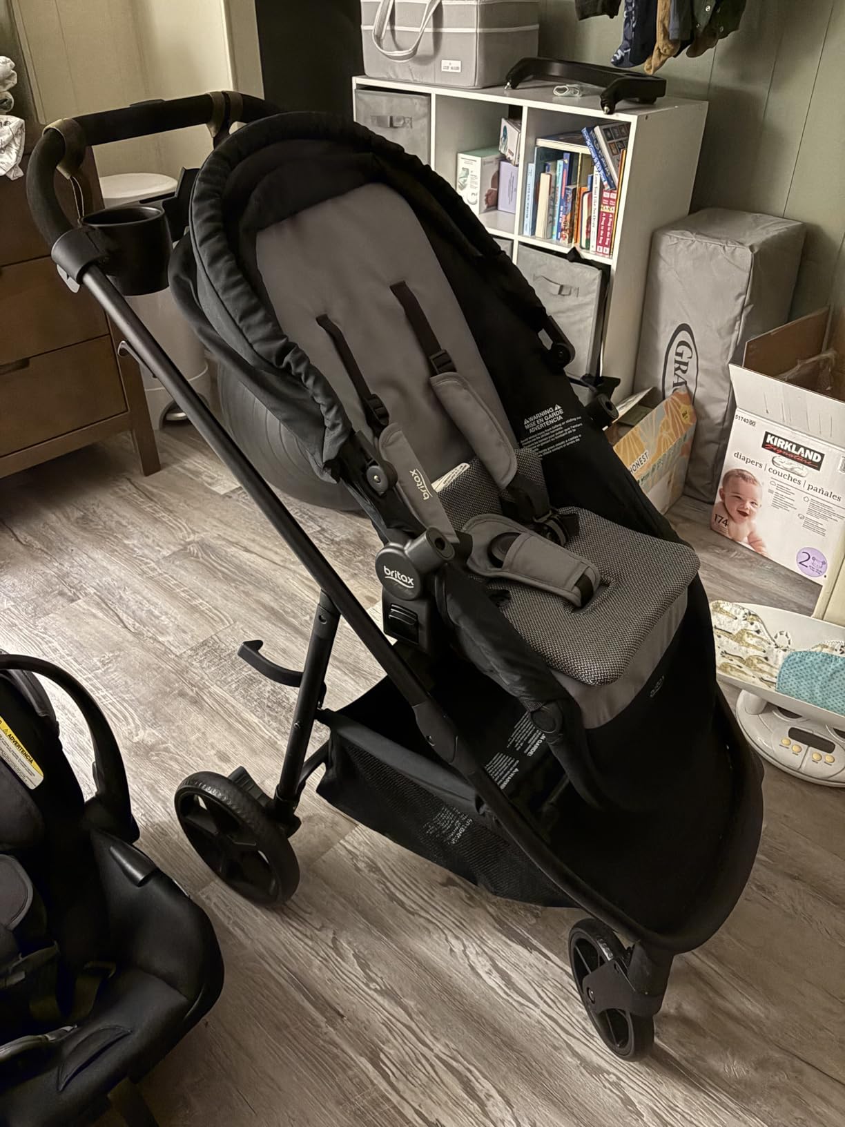 Britax Brook+ Modular Baby Stroller, Ultra-Lightweight Infant and Toddler Stroller with SafeWash Insert and 4 Ways to Stroll, Graphite Onyx customer photo 1
