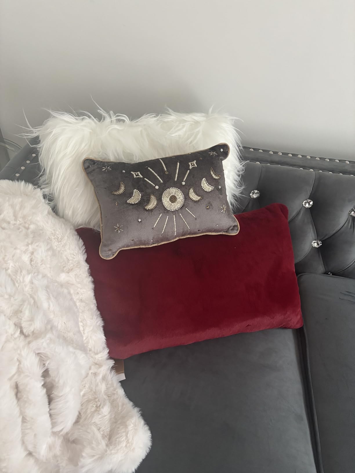 83 Chesterfield Sofa, Velvet Mid-Century Modern Upholstered Couch with 2 Throw Pillows and Acrylic Legs, Nailhead Button Tufted Vintage Sofa for Living Room, Apartment, Office, Grey customer photo 2