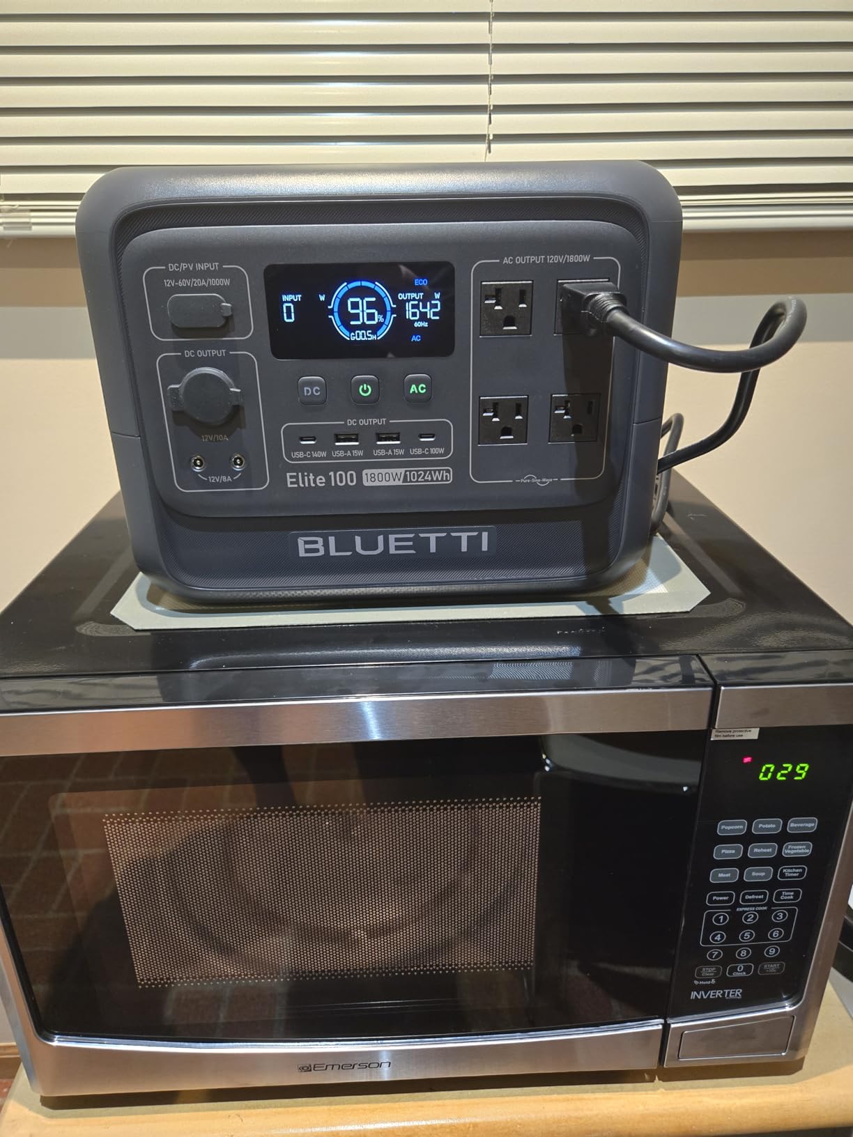 Emerson 1.2 Cu. Ft. Microwave Oven with Inverter Timer and LED Display 1000W 10 Power Levels 8 Pre-Programmed Settings Removable Glass Turntable with Child Safe Lock MWI1212SS Stainless Steel customer photo 1
