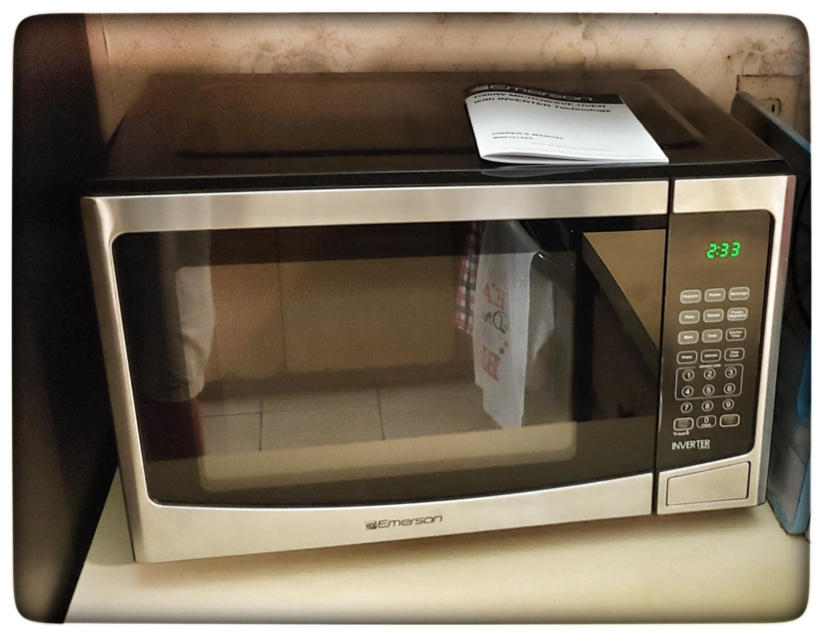 Emerson 1.2 Cu. Ft. Microwave Oven with Inverter Timer and LED Display 1000W 10 Power Levels 8 Pre-Programmed Settings Removable Glass Turntable with Child Safe Lock MWI1212SS Stainless Steel customer photo 2