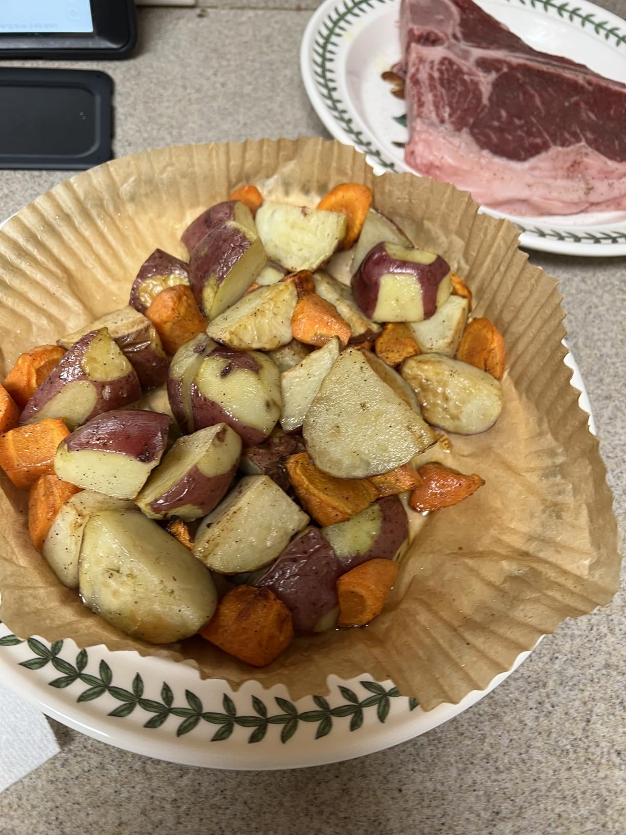 Ninja Foodi Air Fryer | 6-in-1 with 7-QT MegaZone & Basket Divider for Large Proteins & Full Meals | Cook 2 Foods at Once | 450° F | Air Fry, Roast, Broil, Dehydrate, Keep Warm & Bake | Black | DZ071 customer photo 2