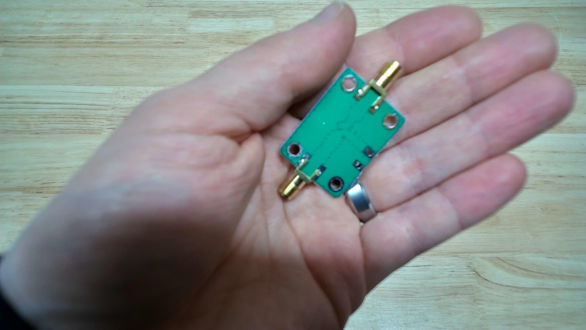 Low Noise RF Amplifier 0.1-2000MHz 32dB Gain, LNA Broadband Amplifier 9-12V 27mA for CB Radio, Shortwave, FM, SDR, Ham Radio, Low Noise Figure 13dBm 50 Ohm customer photo 2