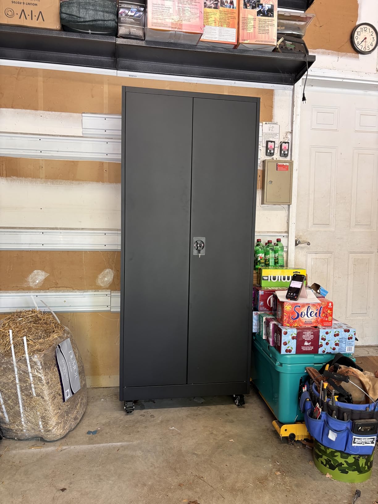 Letaya Metal Garage Storage Cabinets with Lock Door and Adjustable Shelves, Steel Tool Cabinets for Home, Office, Warehouse (Black) customer photo 2