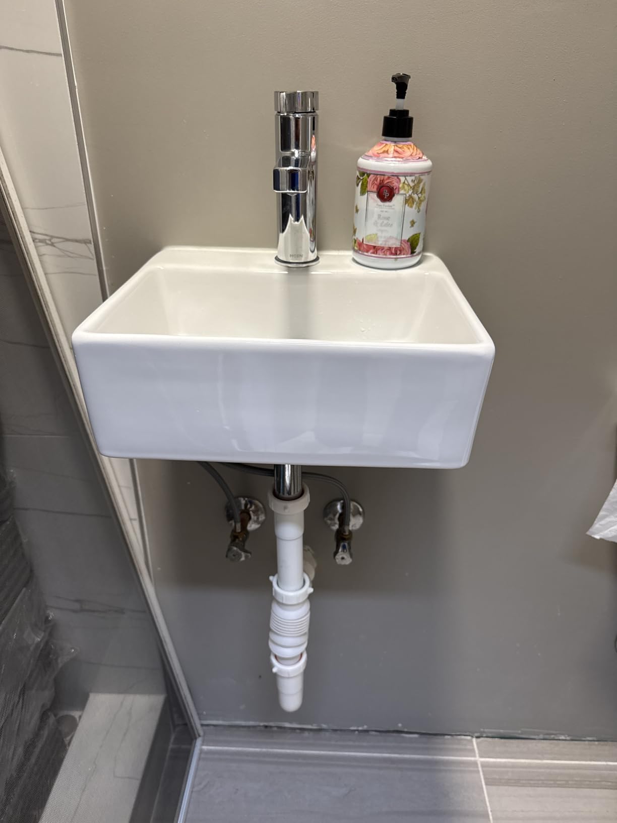 Moen Beric Spot Resist Nickel Modern One-Handle Single Hole Bathroom Faucet with Drain Assembly and Optional Deckplate for Your Bath Sink, 84774SRN customer photo 2