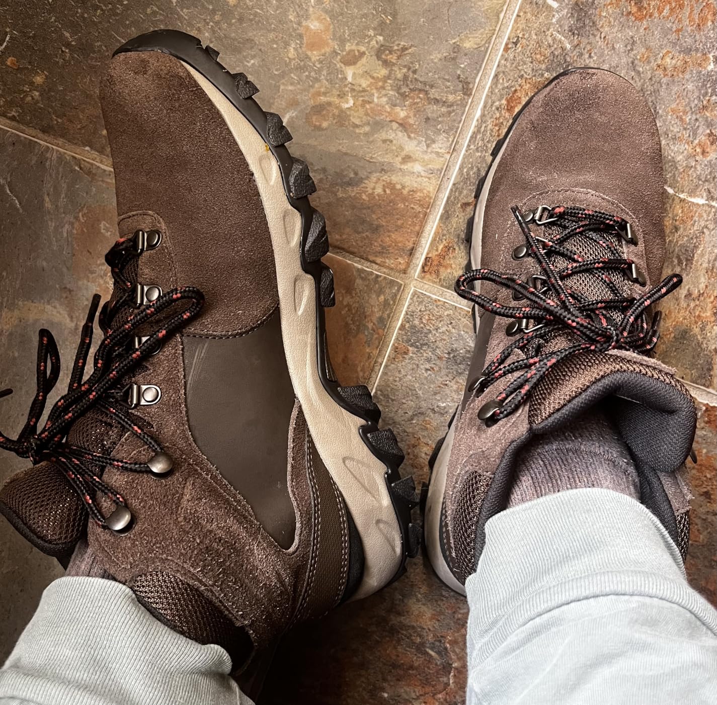 Men's Newton Ridge Plus II Suede Waterproof Hiking Boot customer photo 2
