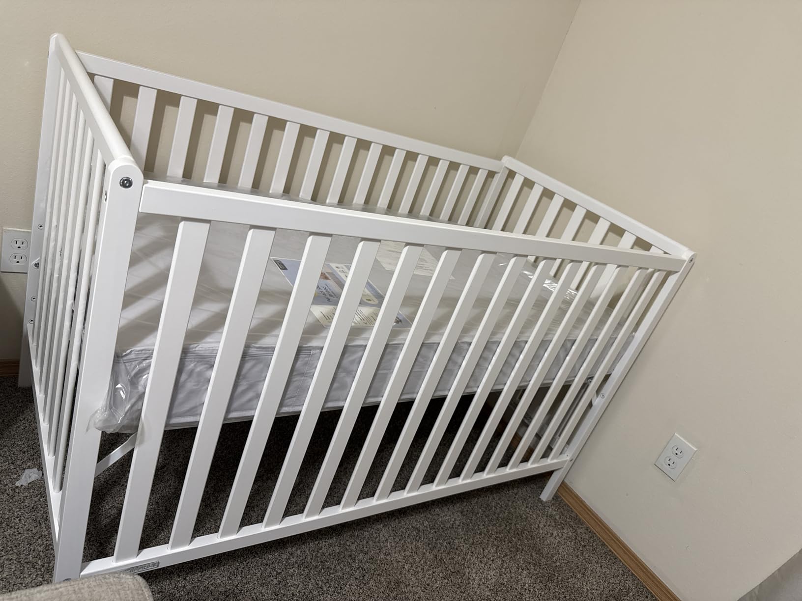 Delta Children Heartland 4-in-1 Convertible Crib - Greenguard Gold Certified, Natural customer photo 1