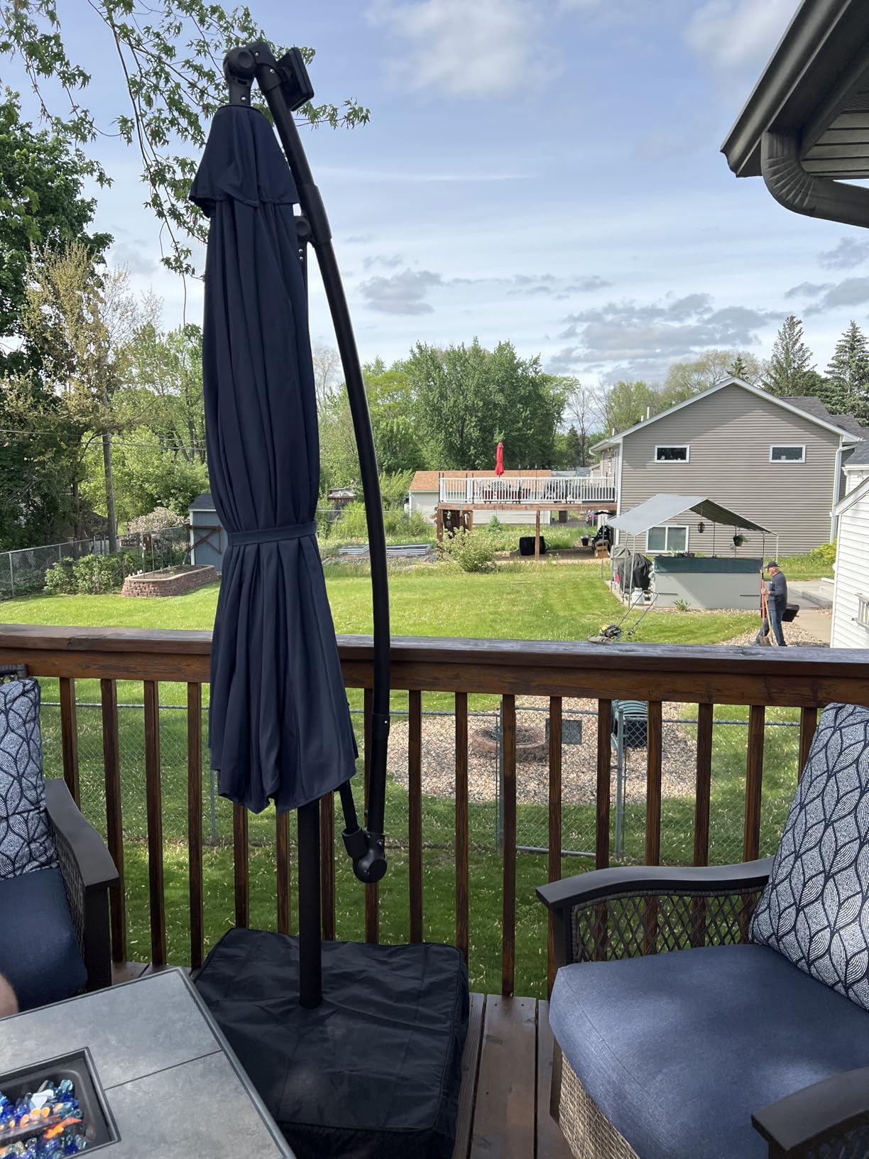 HOMSHADE 10ft Solar LED Cantilever Patio Umbrella with Base Included, Premium 220GSM Solution-Dyed Fabric, 5-Year Fade-Resistant, 30 MPH Windproof, 45 Infinite Tilt for Backyard, Deck, Pool (Grey) customer photo 2