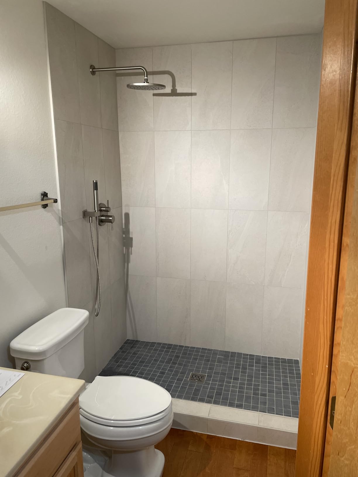 Delta Modern 14 Series Round Rain Shower System Faucet Set, Rainfall Brushed Nickel Shower Head and Handle Set, Valve Trim Kit, 10 Inch, Spotshield Stainless 342702-SP customer photo 2