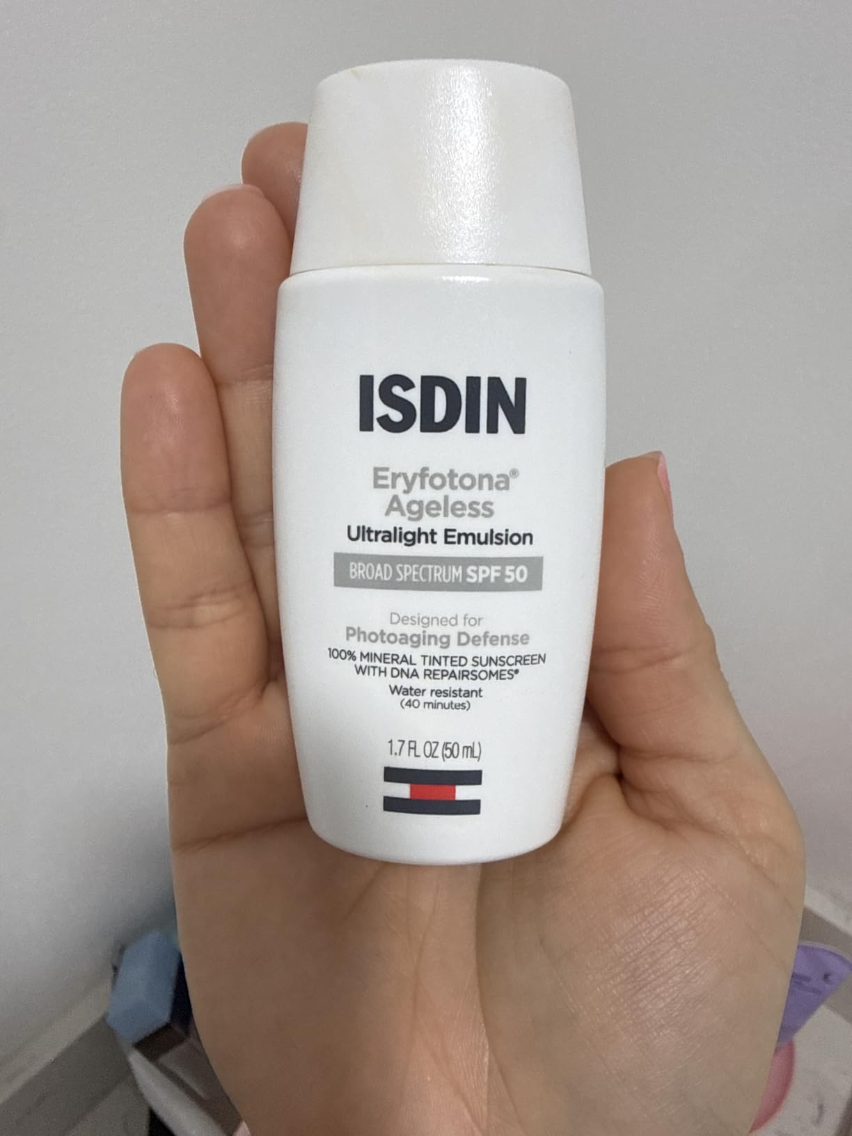 ISDIN Eryfotona Ageless Tinted Mineral Sunscreen SPF 50, Anti-Aging Face Sunscreen with Zinc Oxide, DNA Repairsomes & Vitamin E, Universal Tint No White Cast, Dermatologist Recommended customer photo 1
