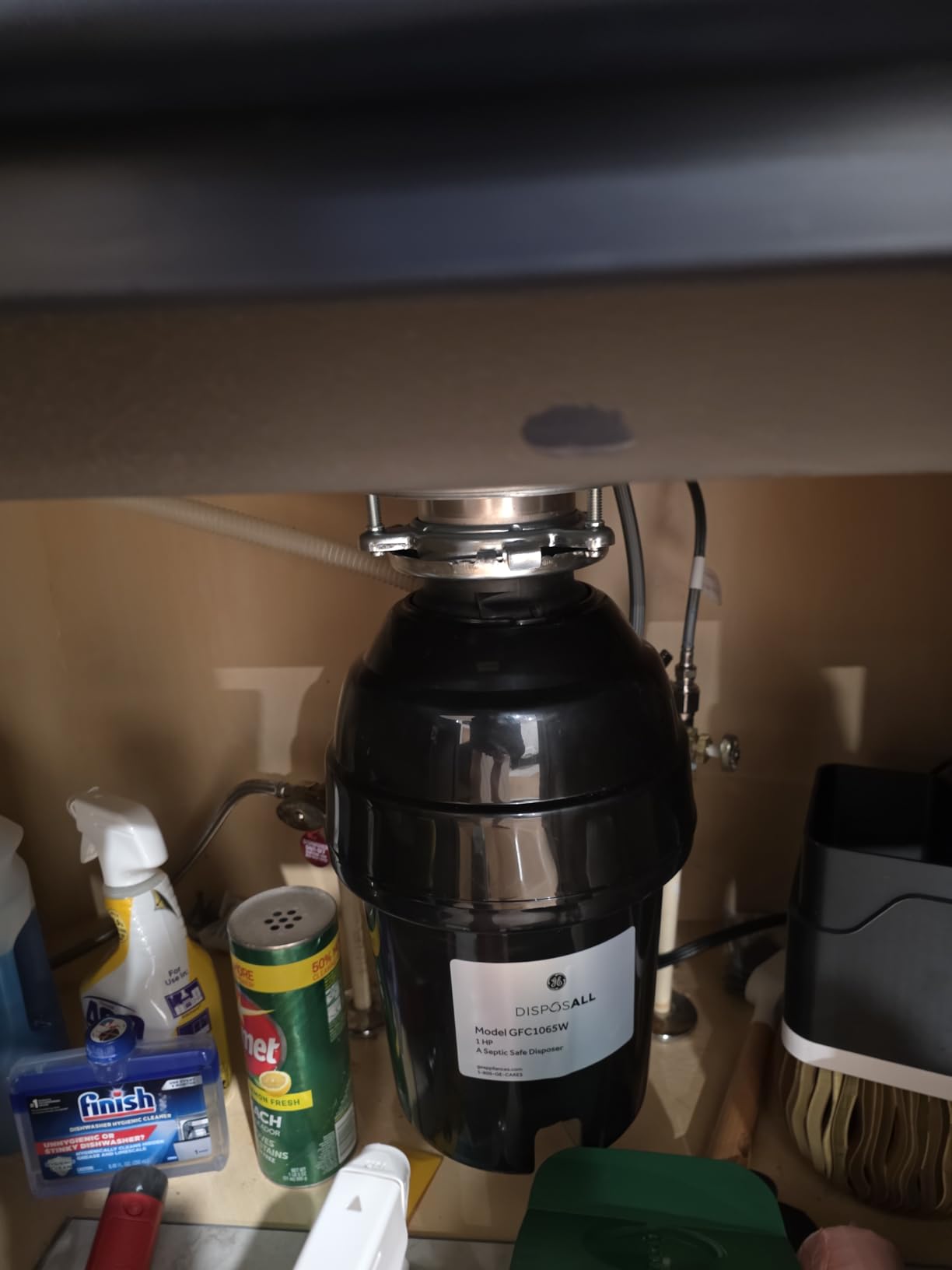 GE Disposall Continuous Feed 1/2 HP Motor Garbage Disposer, Universal 3 Bolt Install & Power Cord Included, GFC565W customer photo 1