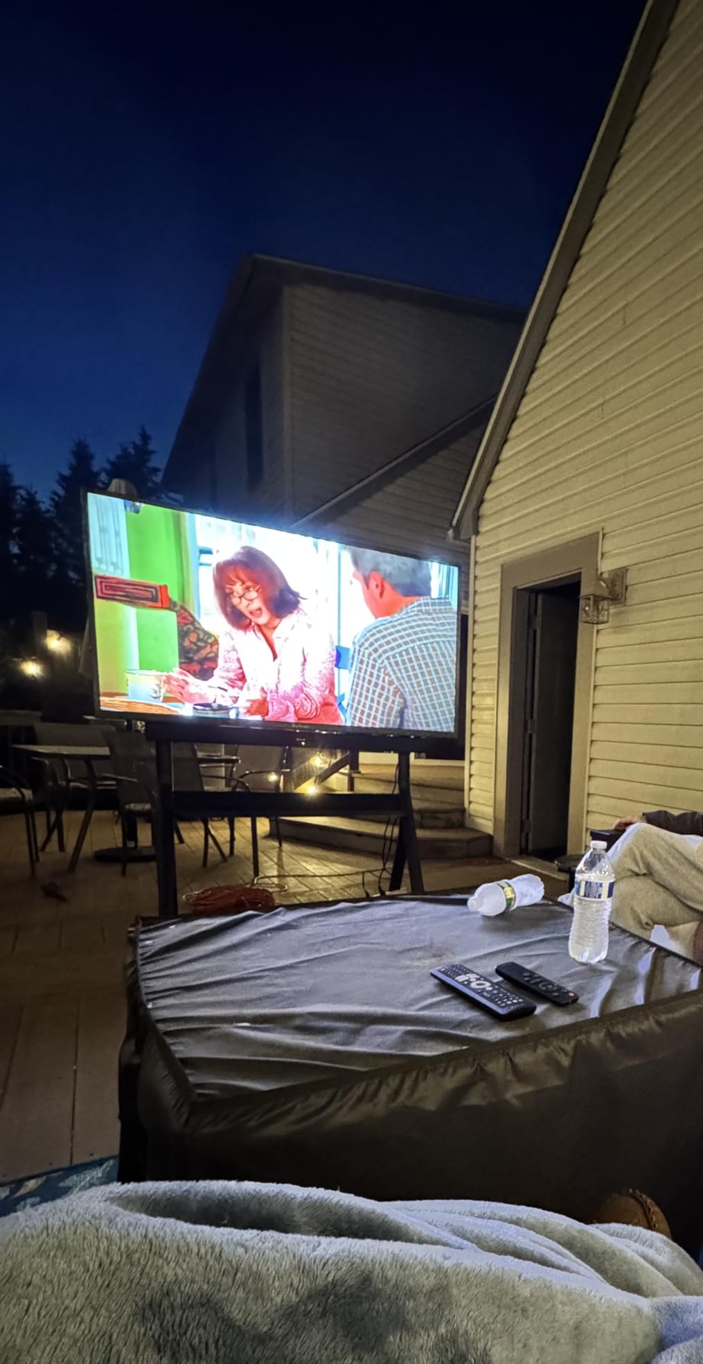 SYLVOX Outdoor TV, 75 inch 2000 Nit High Brightness Smart TVs, 4K Sunlight Readable Display, IP56 Waterproof, Smart TV for Outdoor Households or Commercial Places (Pool Pro 3.0) customer photo 1