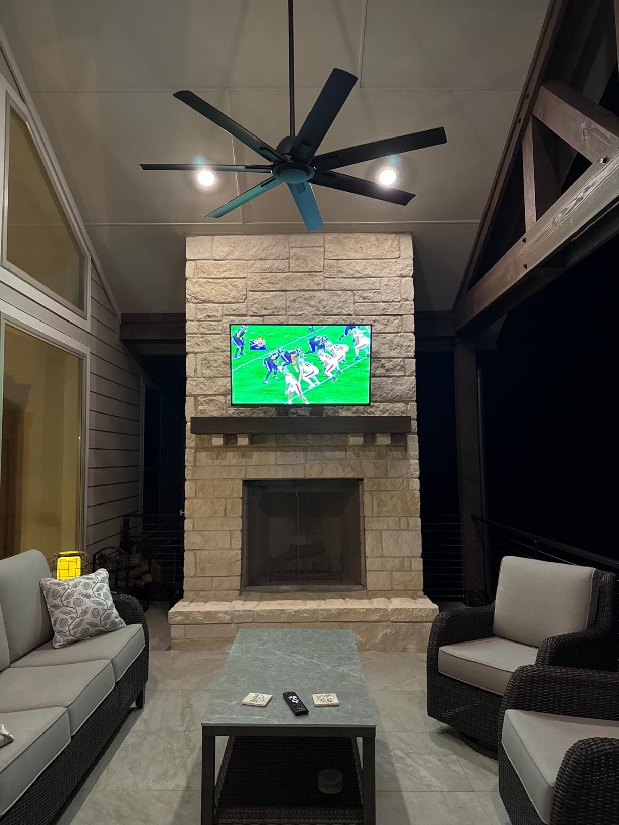 SYLVOX Outdoor TV, 55 inch Smart QLED TV, Full Sun 2000 Nit Sunlight Readable Display, Weatherproof, 4K UHD, IP56 Waterproof, Built-in Speakers, Commercial Grade Smart TVs(2026 Model) customer photo 1