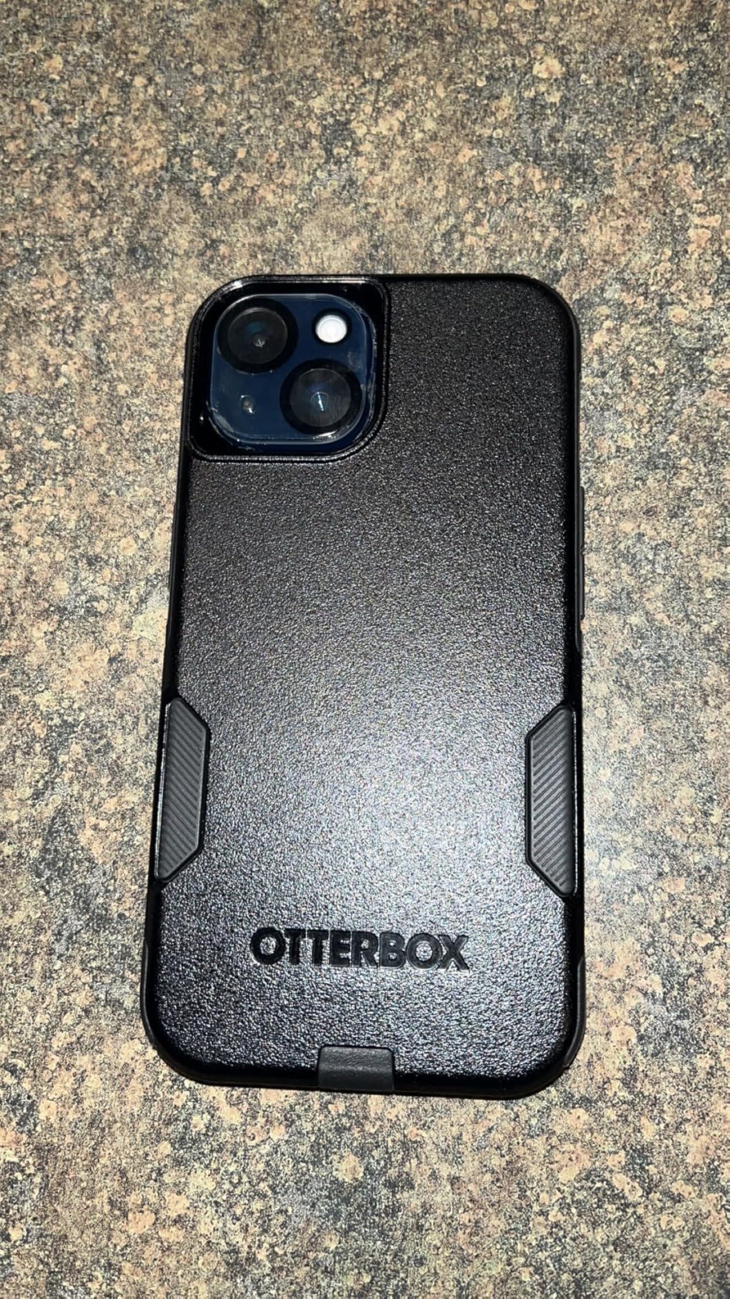 OtterBox iPhone 17e, iPhone 16e, iPhone 15, iPhone 14, and iPhone 13 Commuter Series Case - MagSafe Edition - Black, Slim & Tough, Pocket-Friendly, with Port Protection customer photo 1