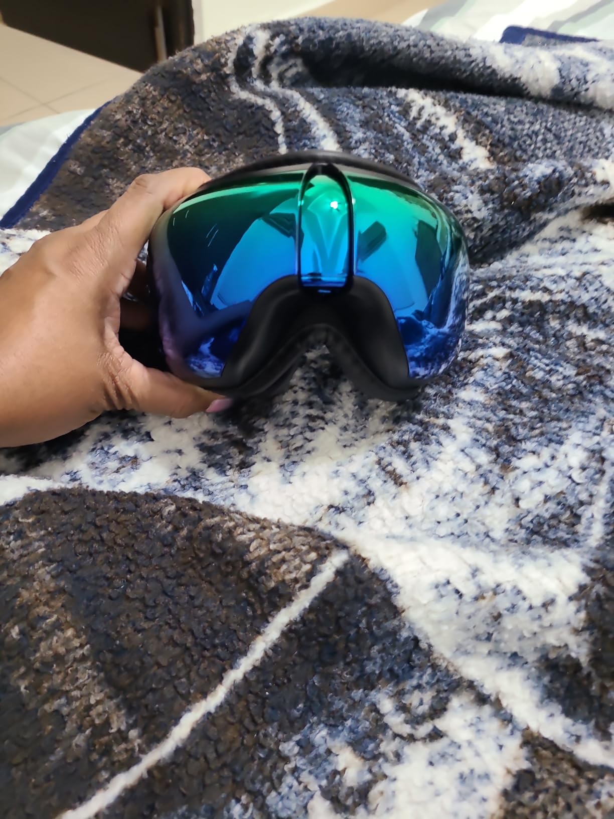 RENPHO Eye Massager with Heat and Cooling Voice Control, Fathers Day Dad Gifts for Husband Men, FSA Eligible HSA, Massaging Eye Mask for Dry Eyes Head Tension and Stress Relief - Eyeris Kintsugi customer photo 2