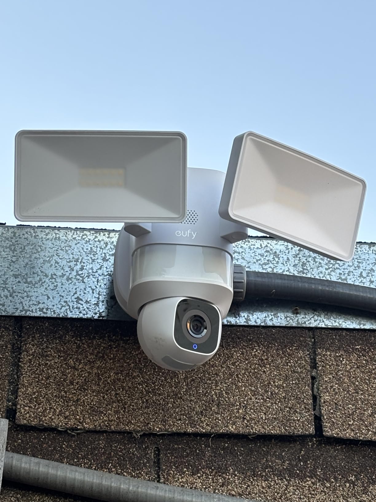 eufy Security Floodlight Camera E30 customer photo 1