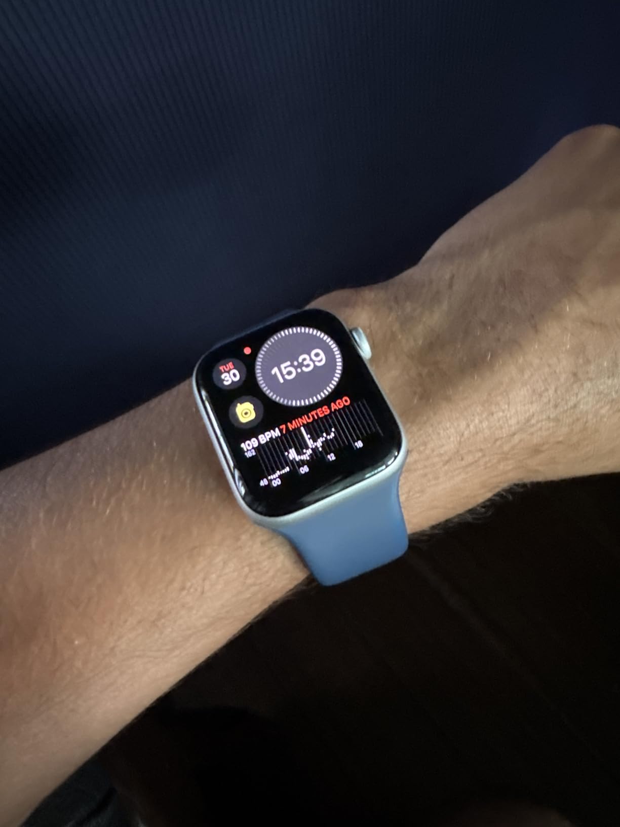 Apple Watch SE (2nd Gen) [GPS 40mm] Smartwatch with Midnight Aluminum Case with Midnight Sport Band S/M customer photo 2