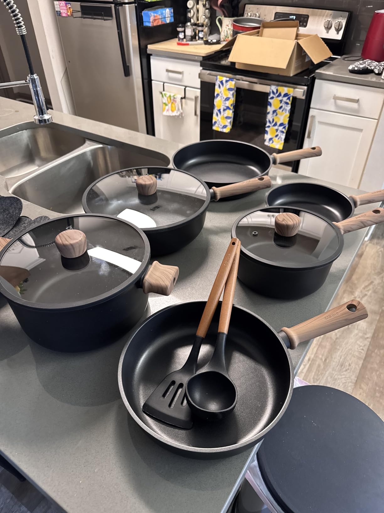 CAROTE Nonstick Pots and Pans, Induction Titanium Cookware Set 16pcs Kitchen Cooking Sets, Pot and Pan Non Stick w/Frying pan (PFOS, PFOA Free) customer photo 2