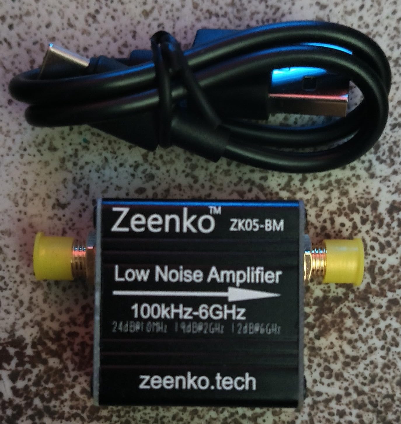 AURSINC ZK05-BM LNA Low Noise Amplifier, Broadband, 100k-6GHz, 24db@10MHz Gain, USB Interface Powered, Built-in 300mAh Battery, for RF & Software Defined Radio (SDR), TinySA Ultra 5.8GHz Preamplifier customer photo 1