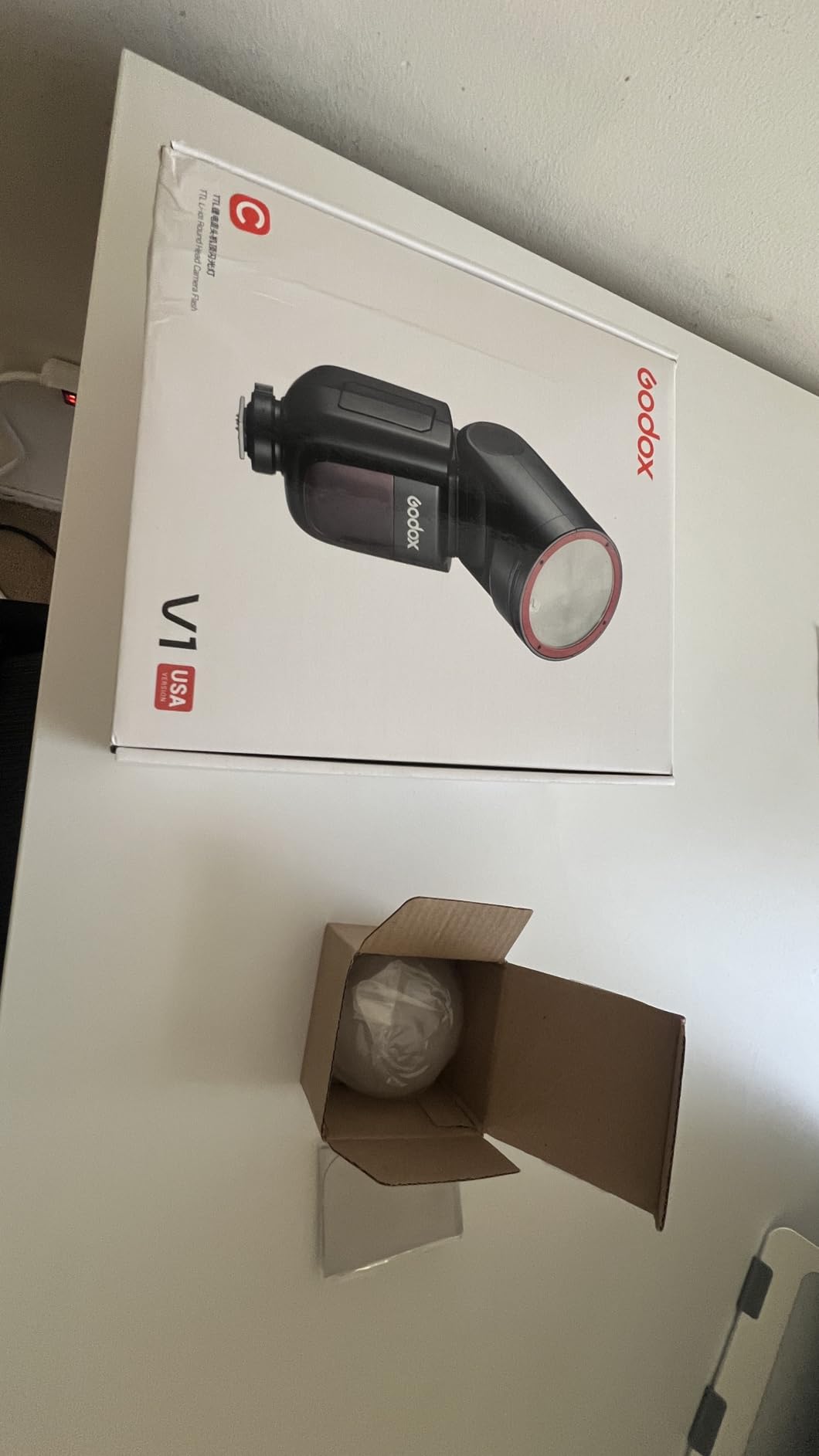 Godox V1-C Flash Speedlite for Canon, 76Ws 2.4G TTL 1/8000 HSS, 480 Full Power Shots, 1.5s Recycle Time, 2600mAh Li-ion Battery, LED Modeling Lamp (USA Version) customer photo 1
