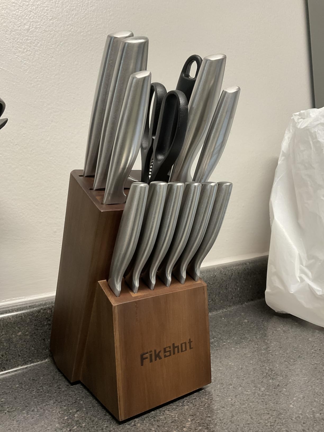 FIKSHOT Kitchen Knife Set, German Stainless Steel kitchen knives - Includes Knife Block Set & Sharpener, High Carbon, Rust-Resistant, Ergonomic Handle for Cooking, Grilling & Gifting customer photo 1
