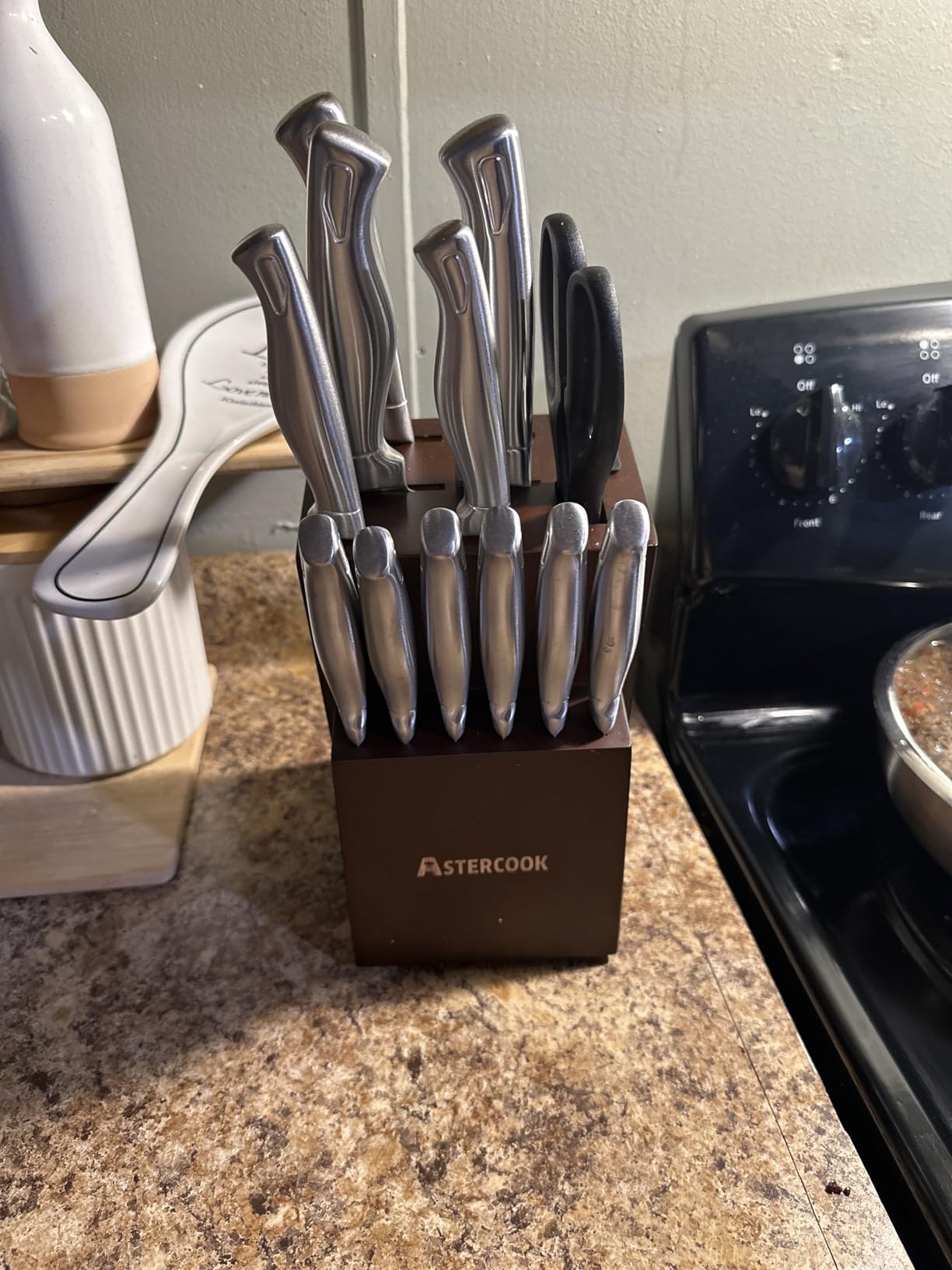FIKSHOT Kitchen Knife Set, German Stainless Steel kitchen knives - Includes Knife Block Set & Sharpener, High Carbon, Rust-Resistant, Ergonomic Handle for Cooking, Grilling & Gifting customer photo 2